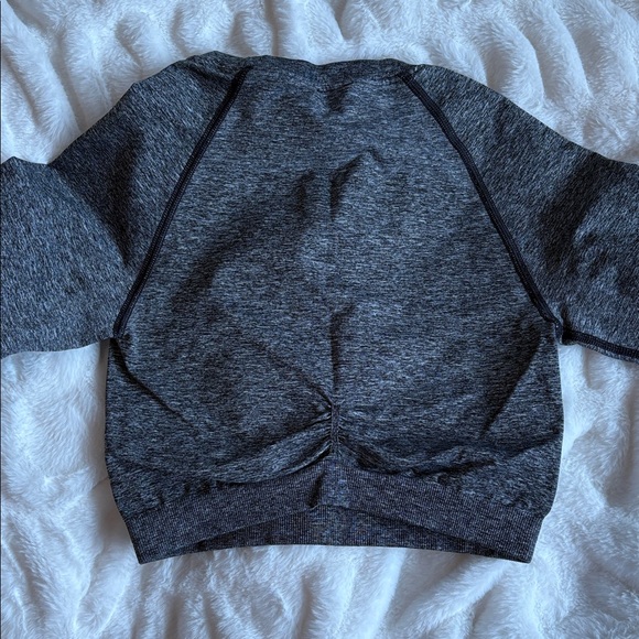 Gymshark Charcoal Long Sleeve Crop Top - Picture 4 of 5